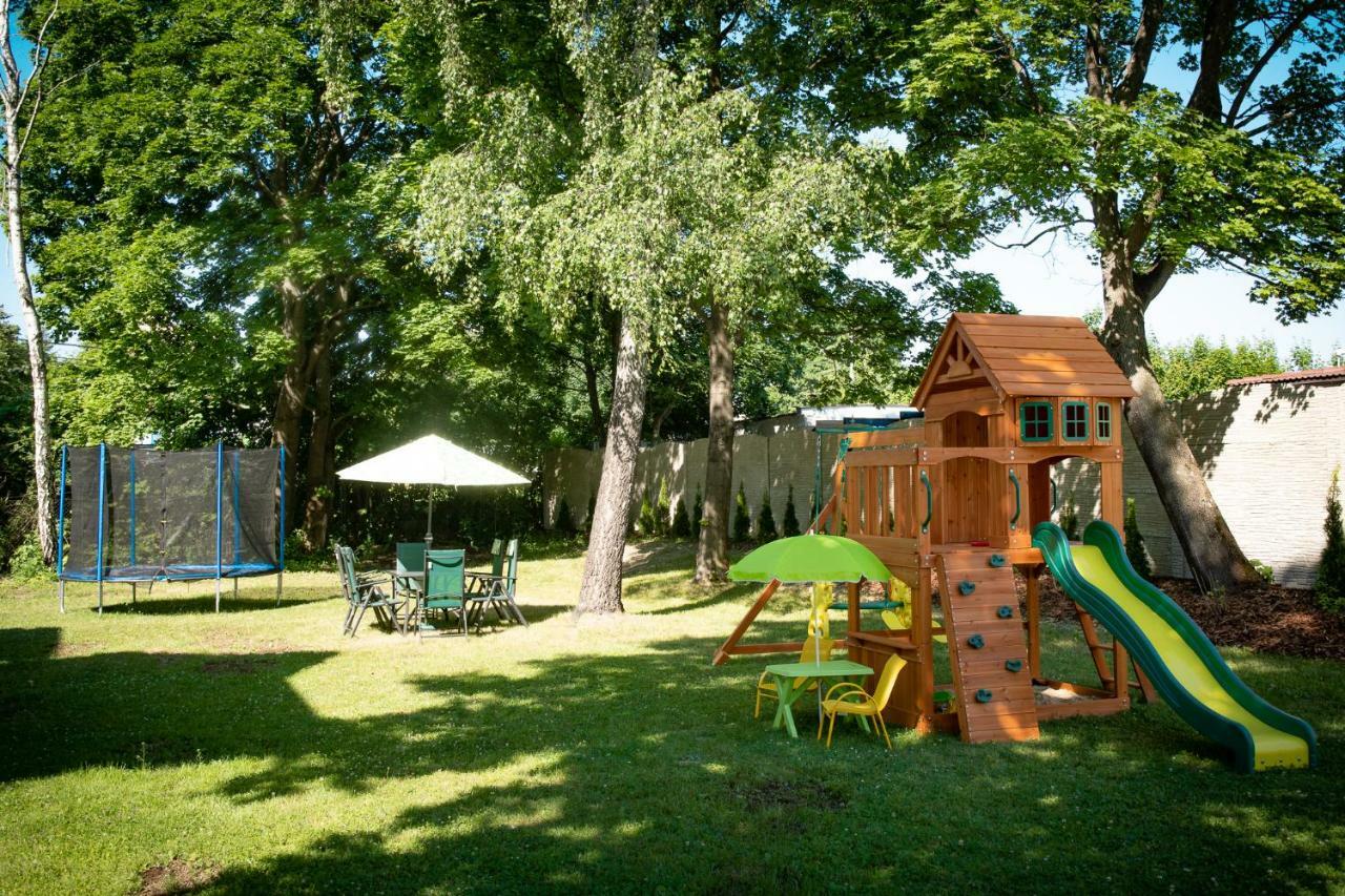 Villa Garden Apartments Попрад Экстерьер фото