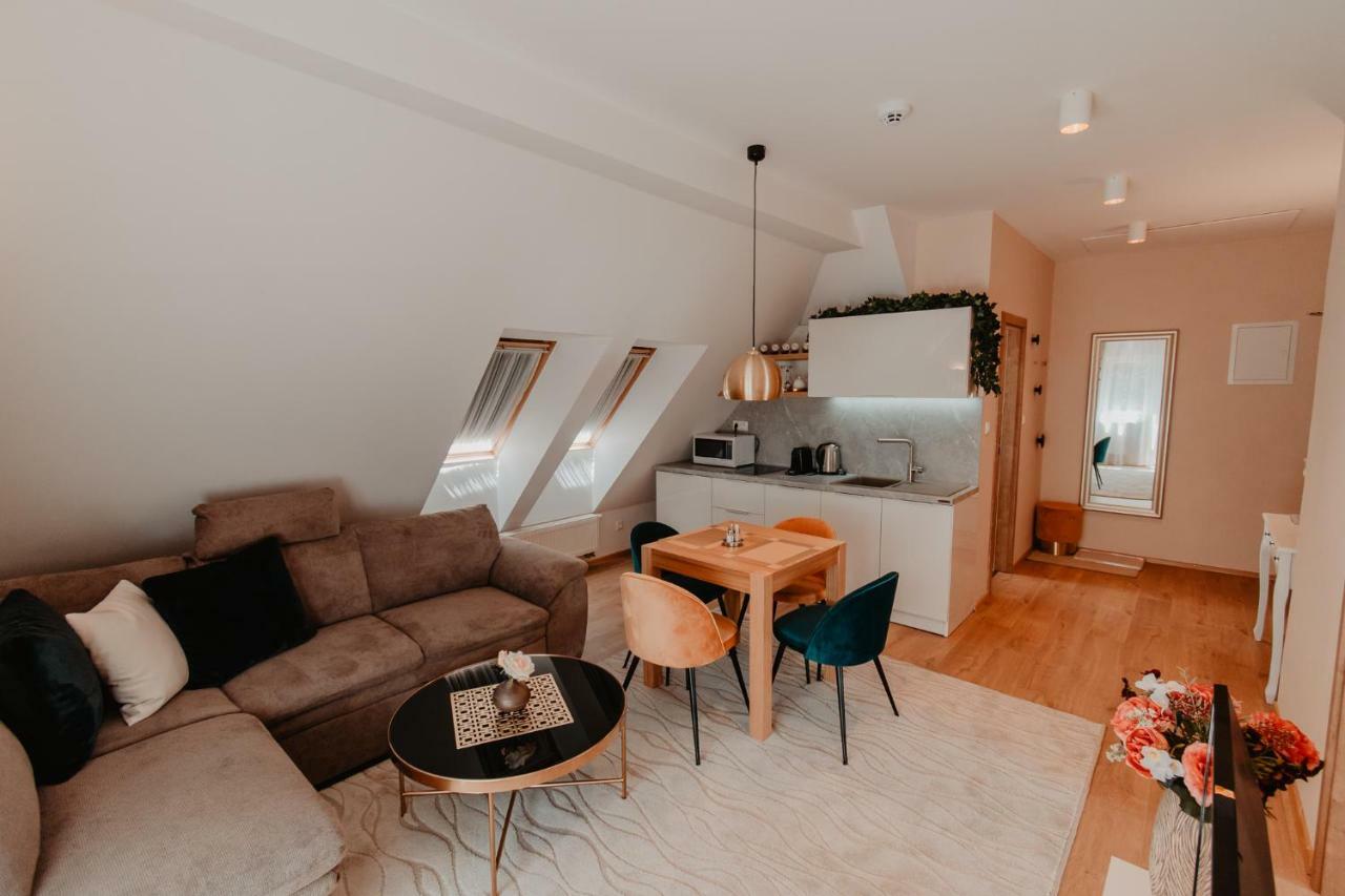 Villa Garden Apartments Попрад Экстерьер фото