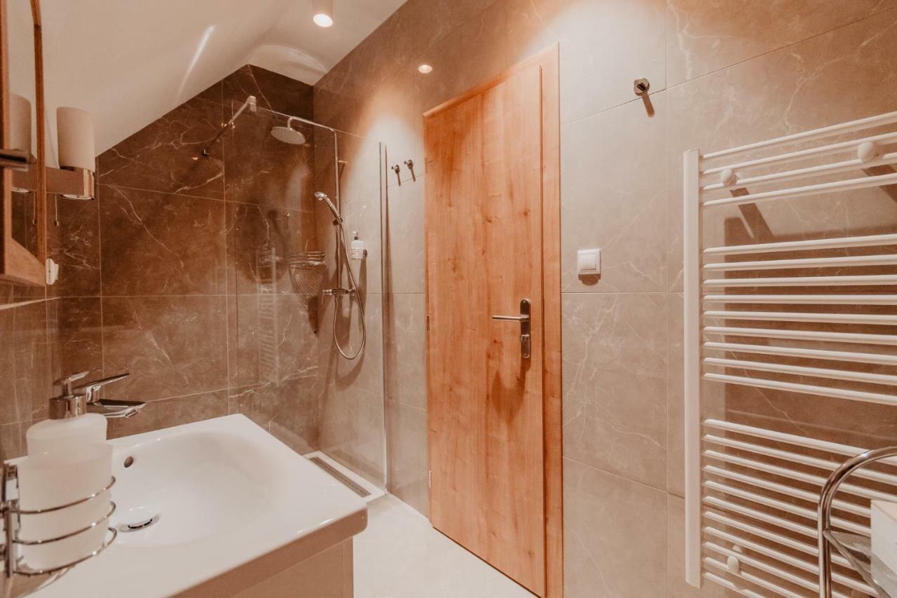 Villa Garden Apartments Попрад Экстерьер фото
